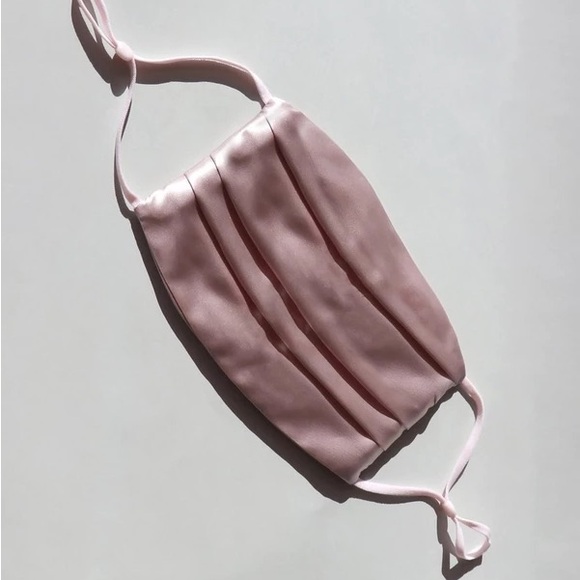 Slip Double-Sided Silk Re-Usable Face Covering - Picture 6 of 6